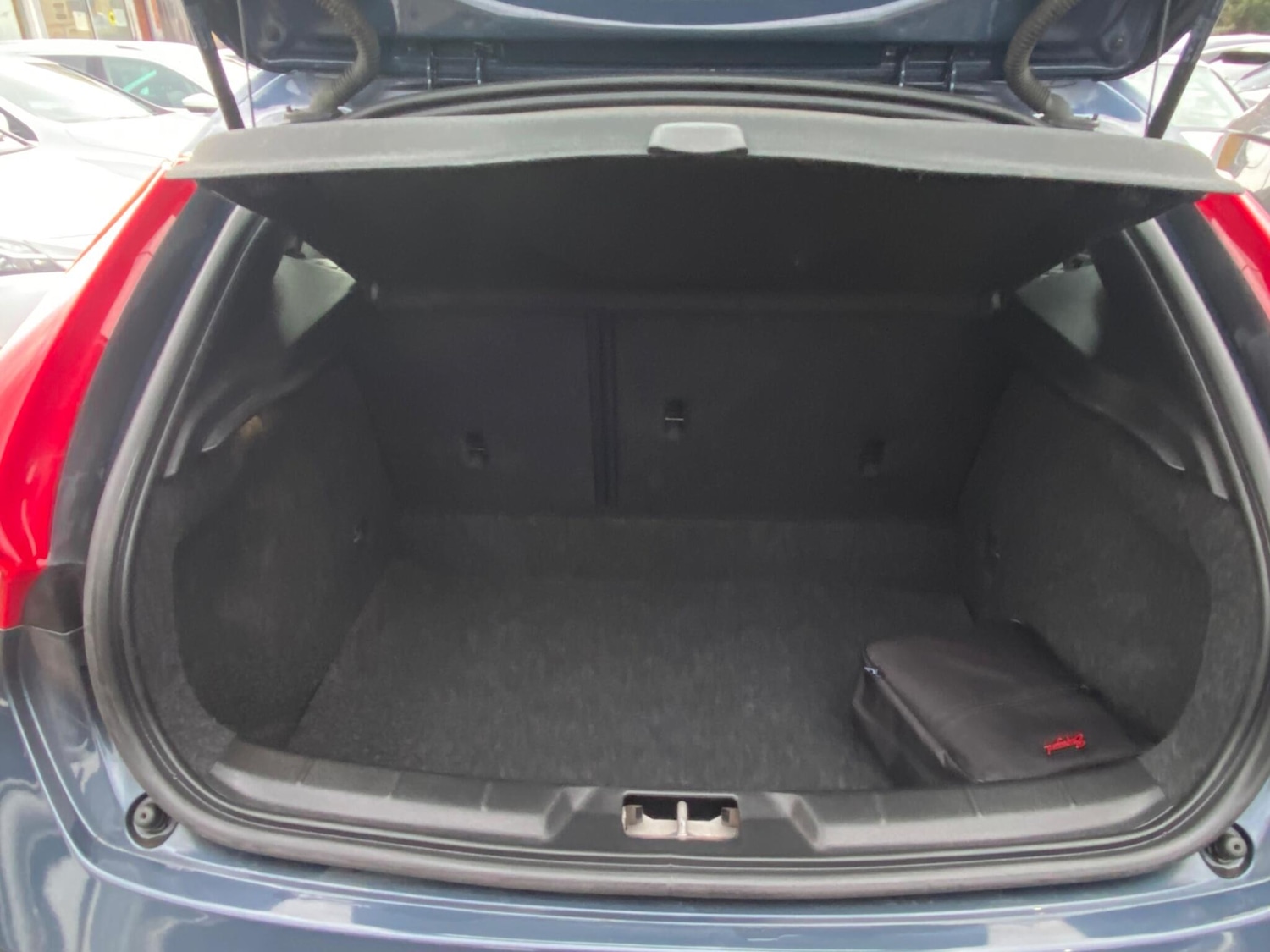 Used Volvo V40 2018 for sale - 77142927: Photo 36