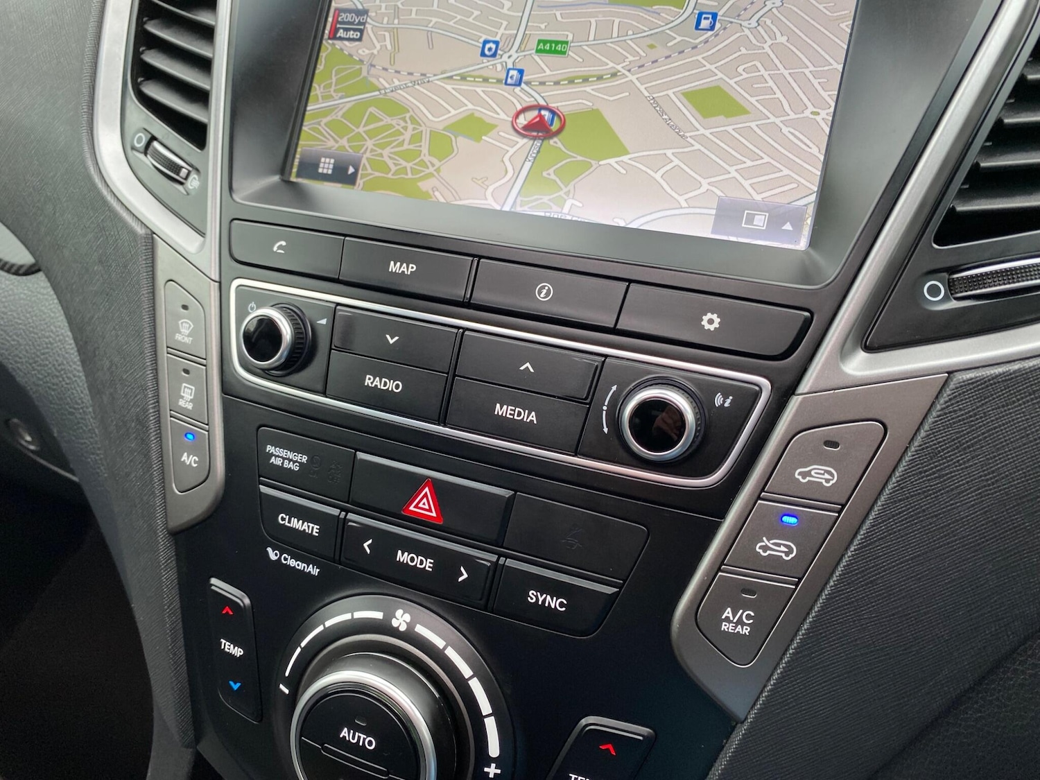 Used Hyundai Santa Fe 2016 for sale - 76270896: Photo 23