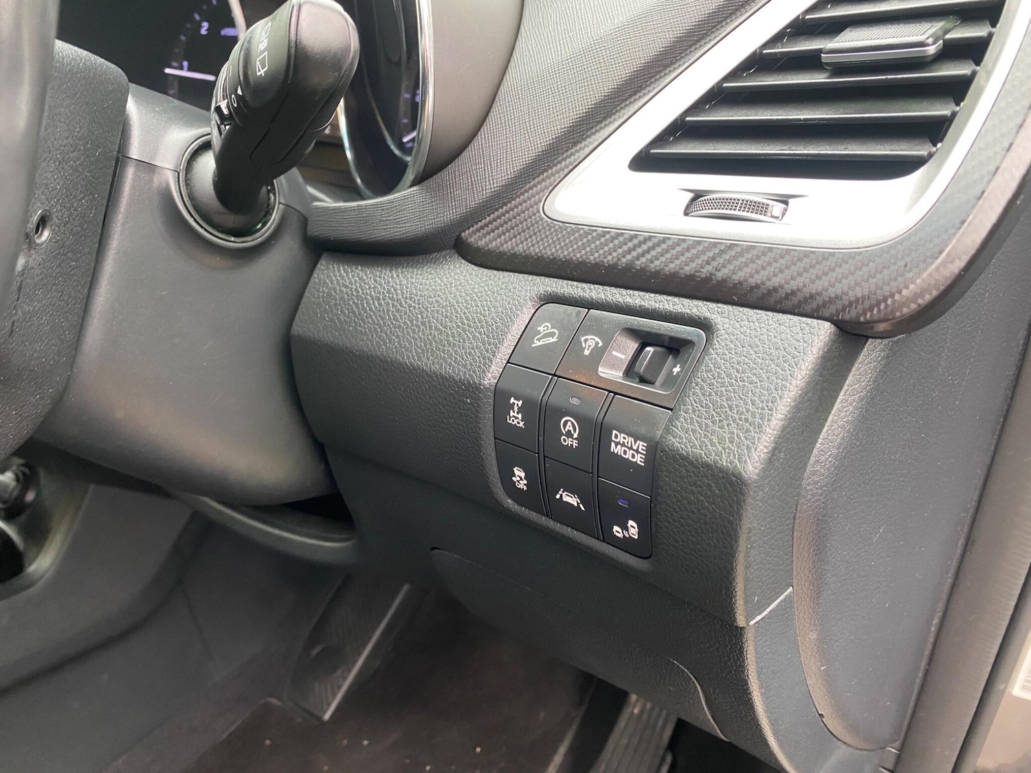Used Hyundai Santa Fe 2016 for sale - 76270896: Photo 28
