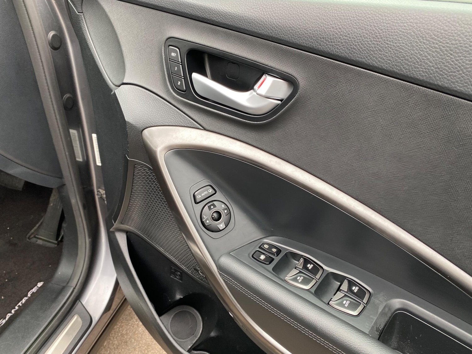 Used Hyundai Santa Fe 2016 for sale - 76270896: Photo 30