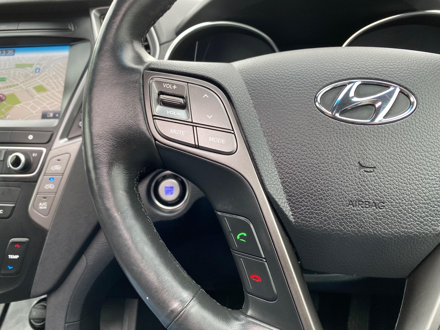 Used Hyundai Santa Fe 2016 for sale - 76270896: Photo 31