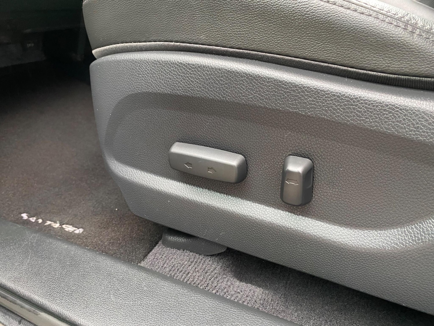 Used Hyundai Santa Fe 2016 for sale - 76270896: Photo 35