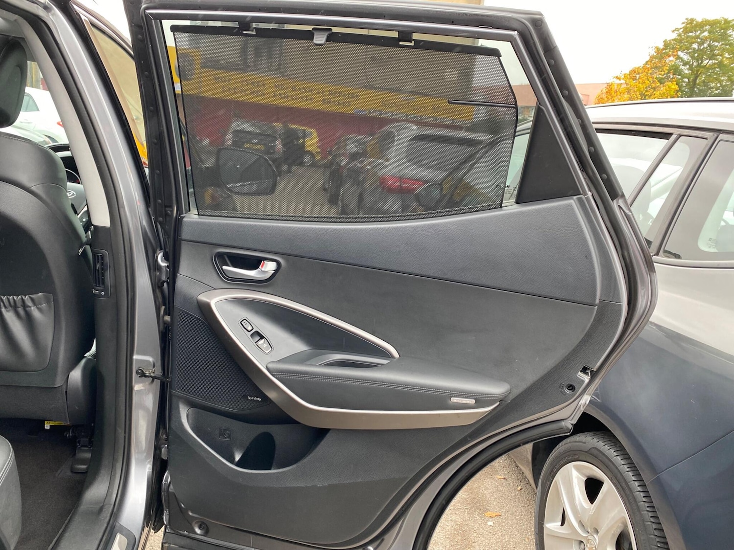 Used Hyundai Santa Fe 2016 for sale - 76270896: Photo 37