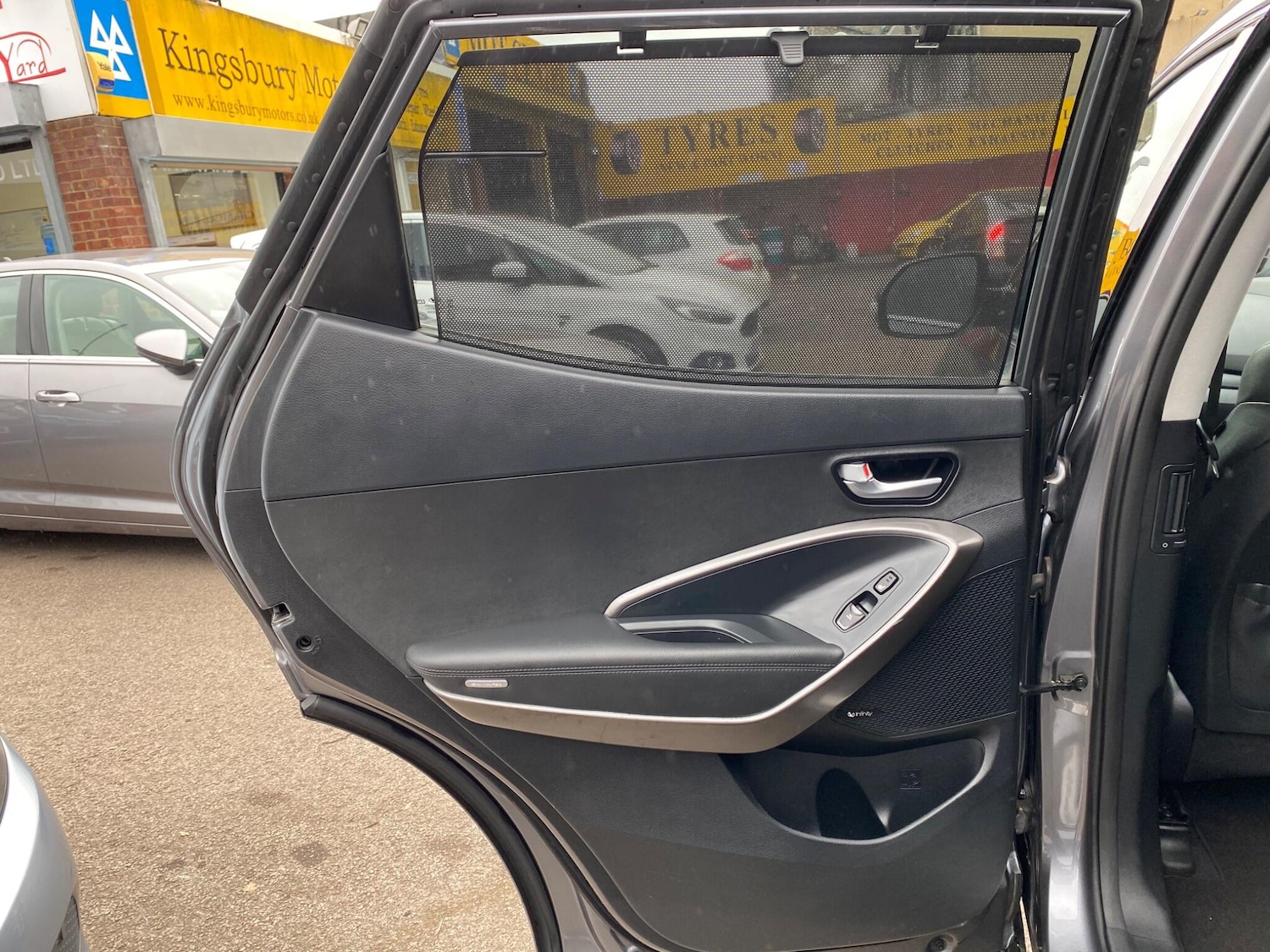Used Hyundai Santa Fe 2016 for sale - 76270896: Photo 39