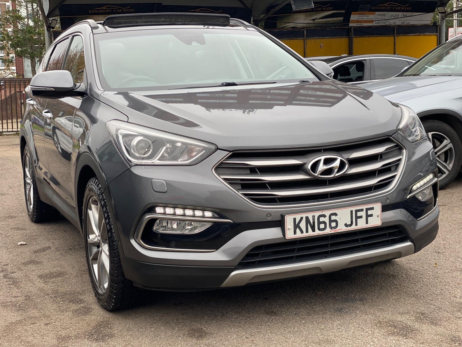 Used Hyundai Santa Fe 2016 for sale - 76270896: Photo 5