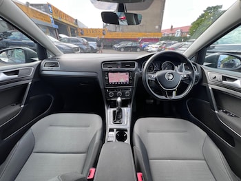 Used Volkswagen Golf 2017 for sale - 79303970: Photo