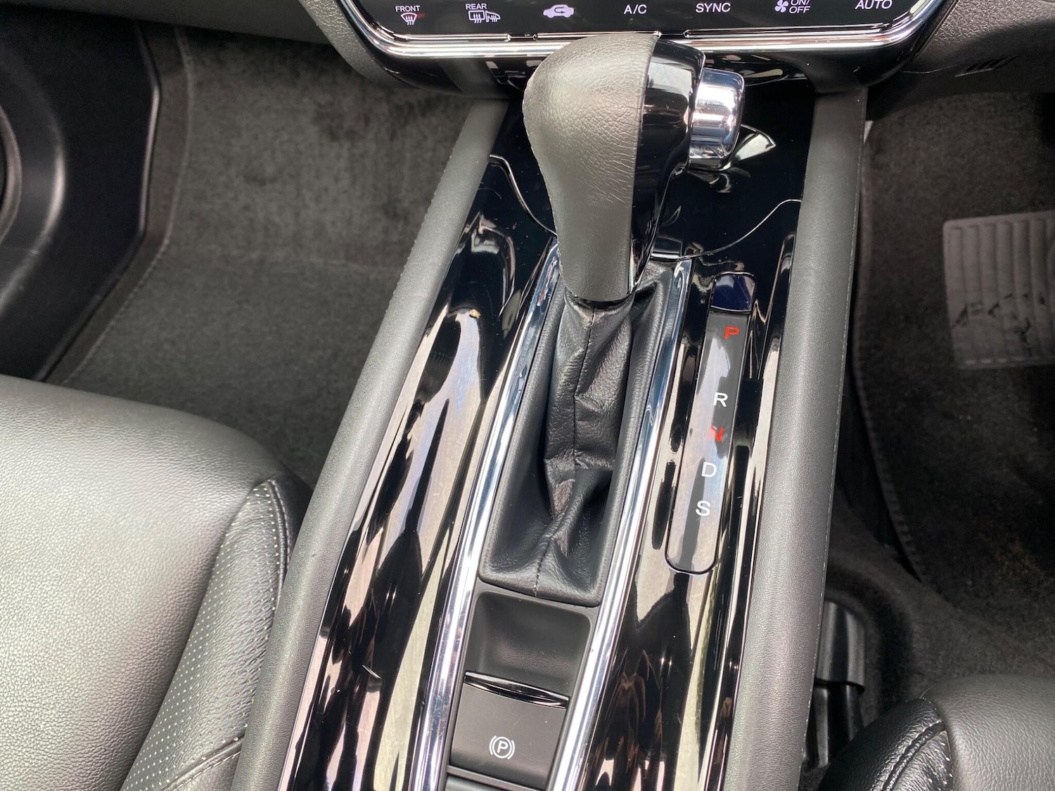 Used Honda HR-V 2015 for sale - 76121426: Photo 24