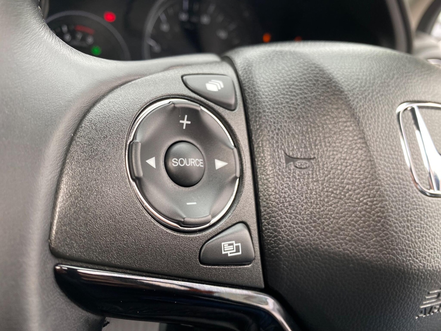 Used Honda HR-V 2015 for sale - 76121426: Photo 26