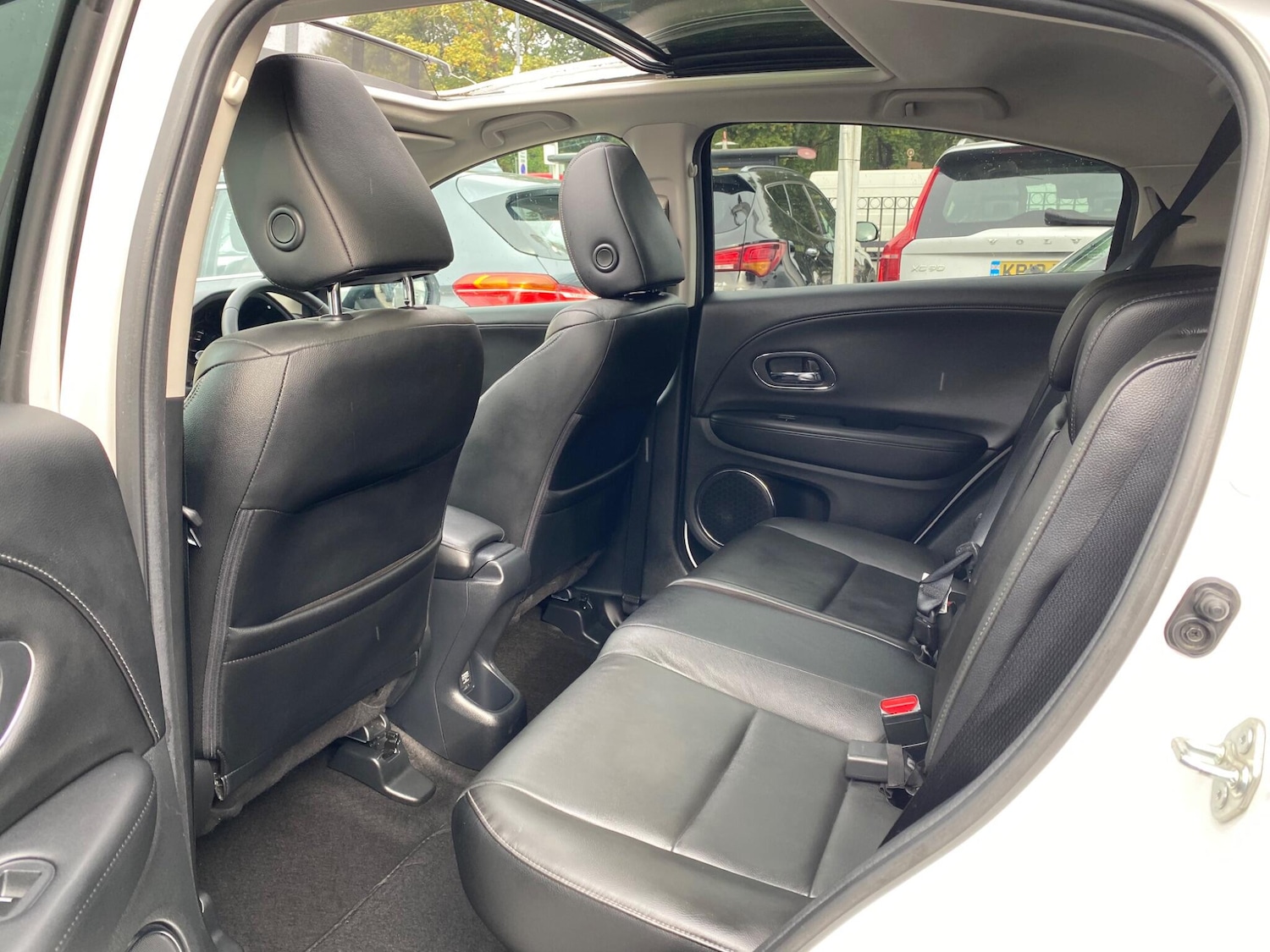 Used Honda HR-V 2015 for sale - 76121426: Photo 32