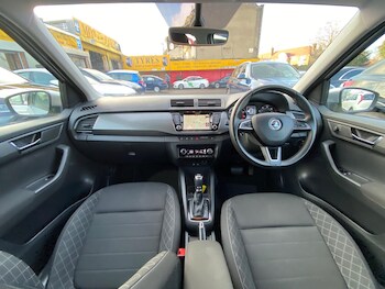 Used Skoda Fabia 2015 for sale - 77229481: Photo