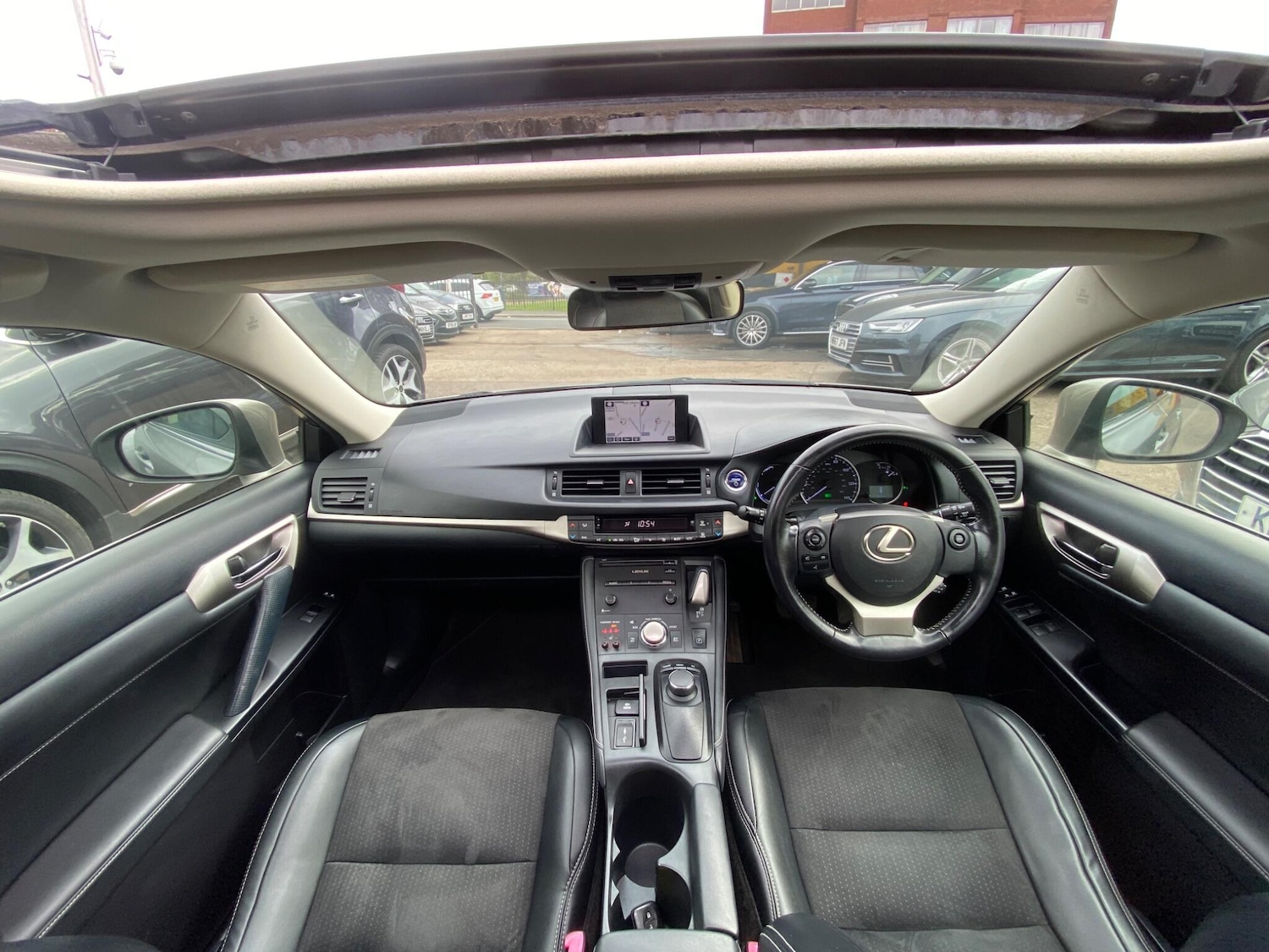 Used Lexus CT for sale - 76992547: Photo 2