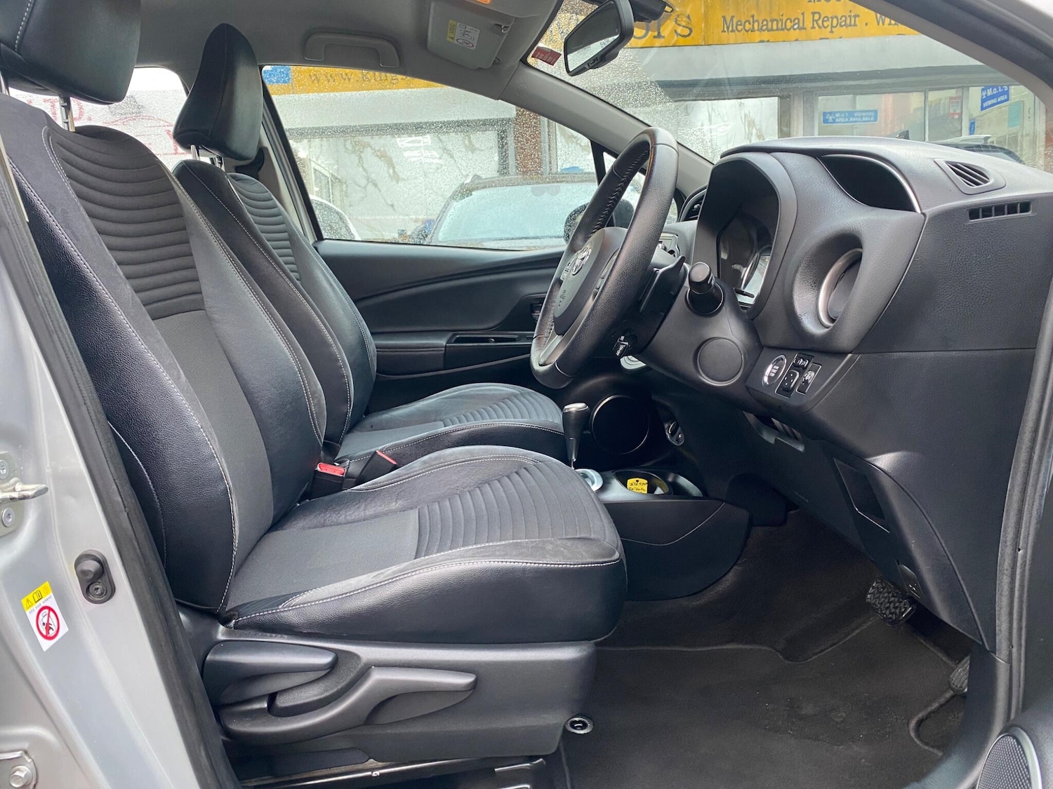 Used Toyota Yaris for sale - 77722919: Photo 16