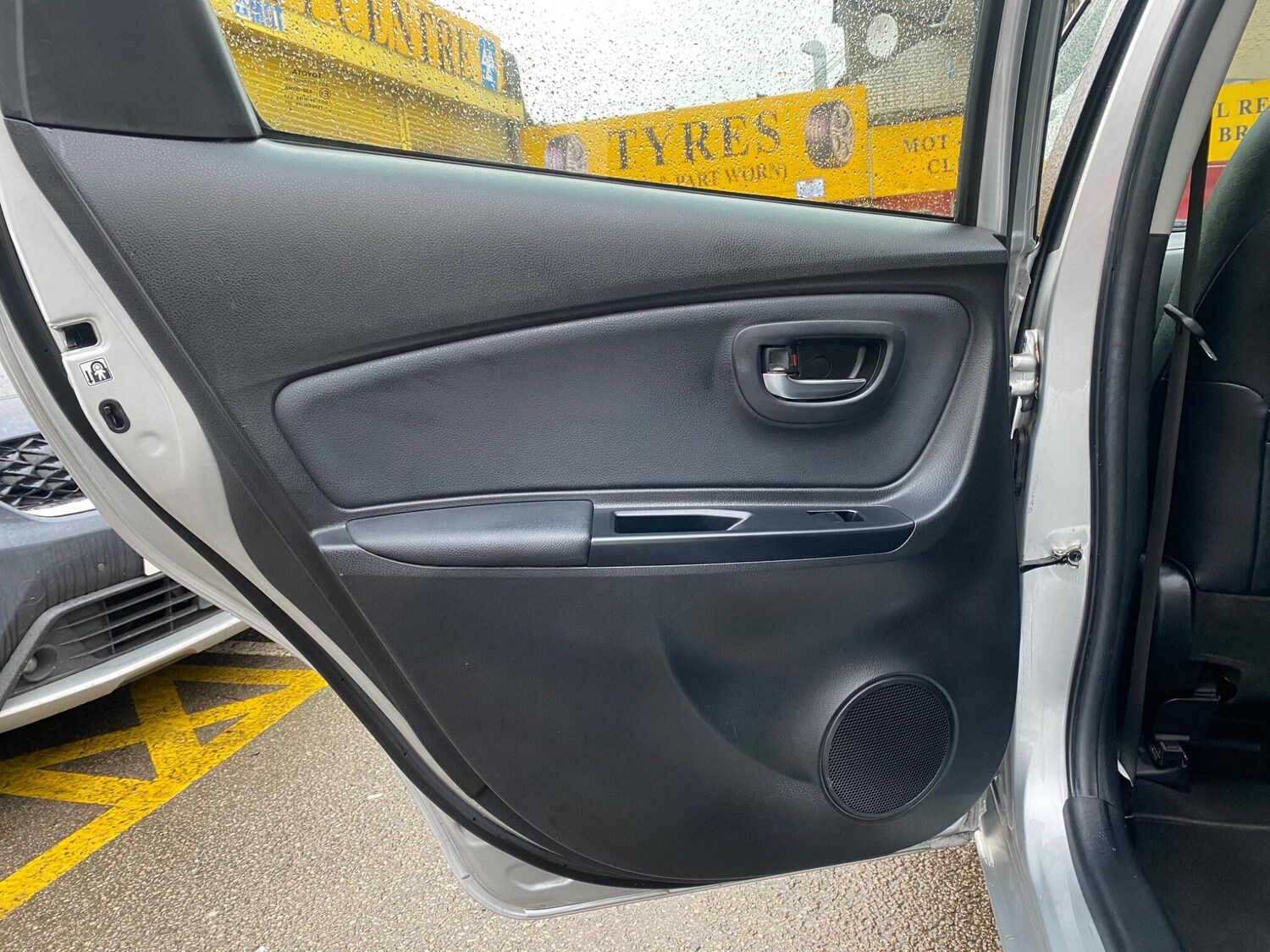 Used Toyota Yaris for sale - 77722919: Photo 29