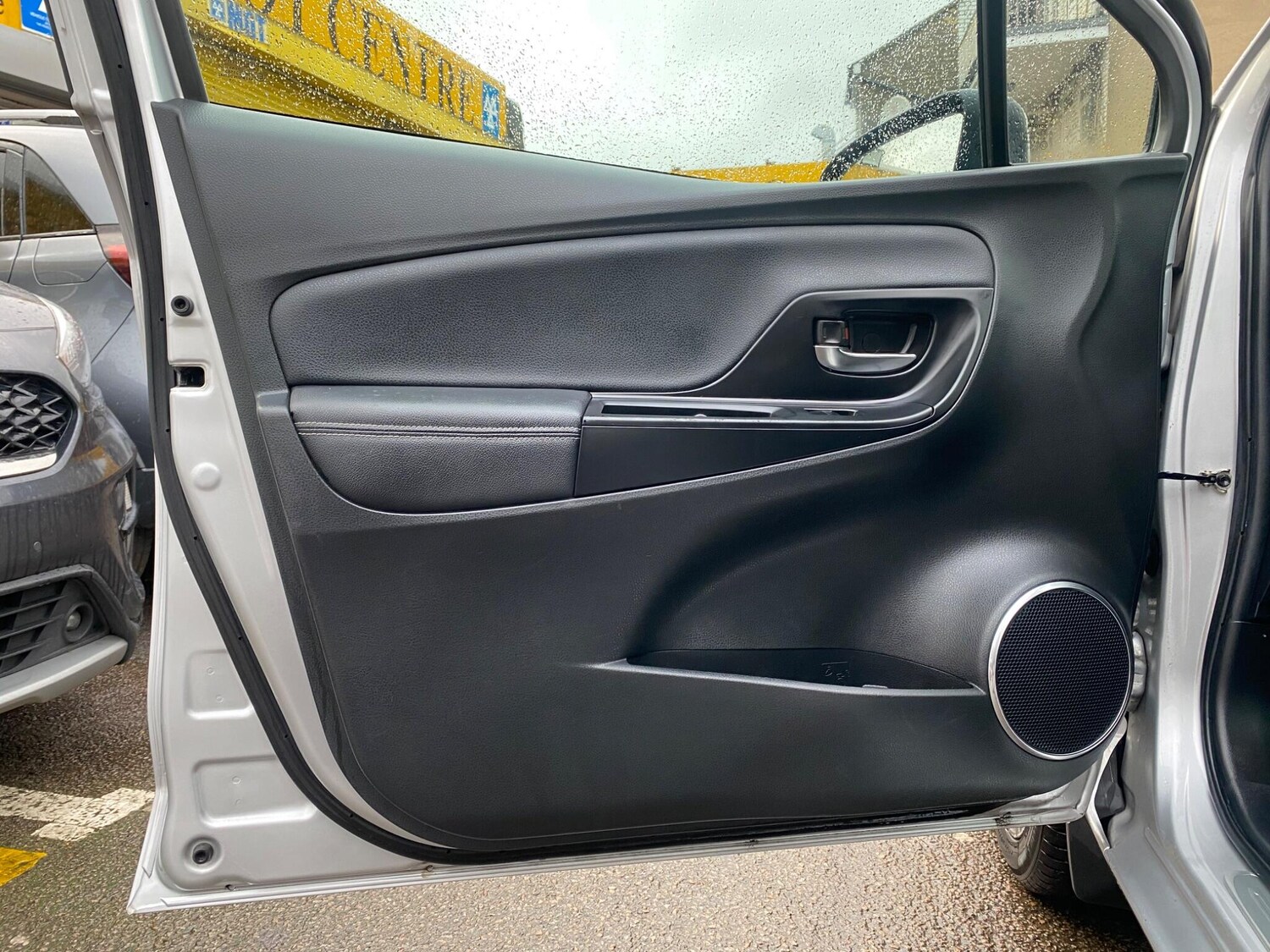 Used Toyota Yaris for sale - 77722919: Photo 31