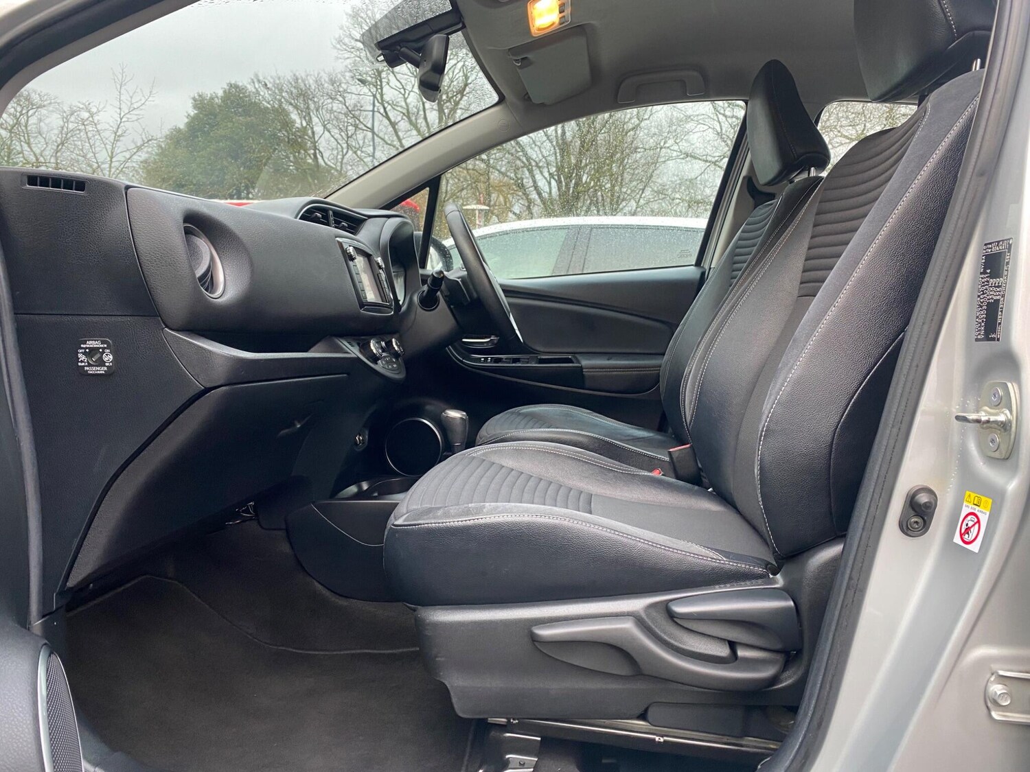 Used Toyota Yaris for sale - 77722919: Photo 32