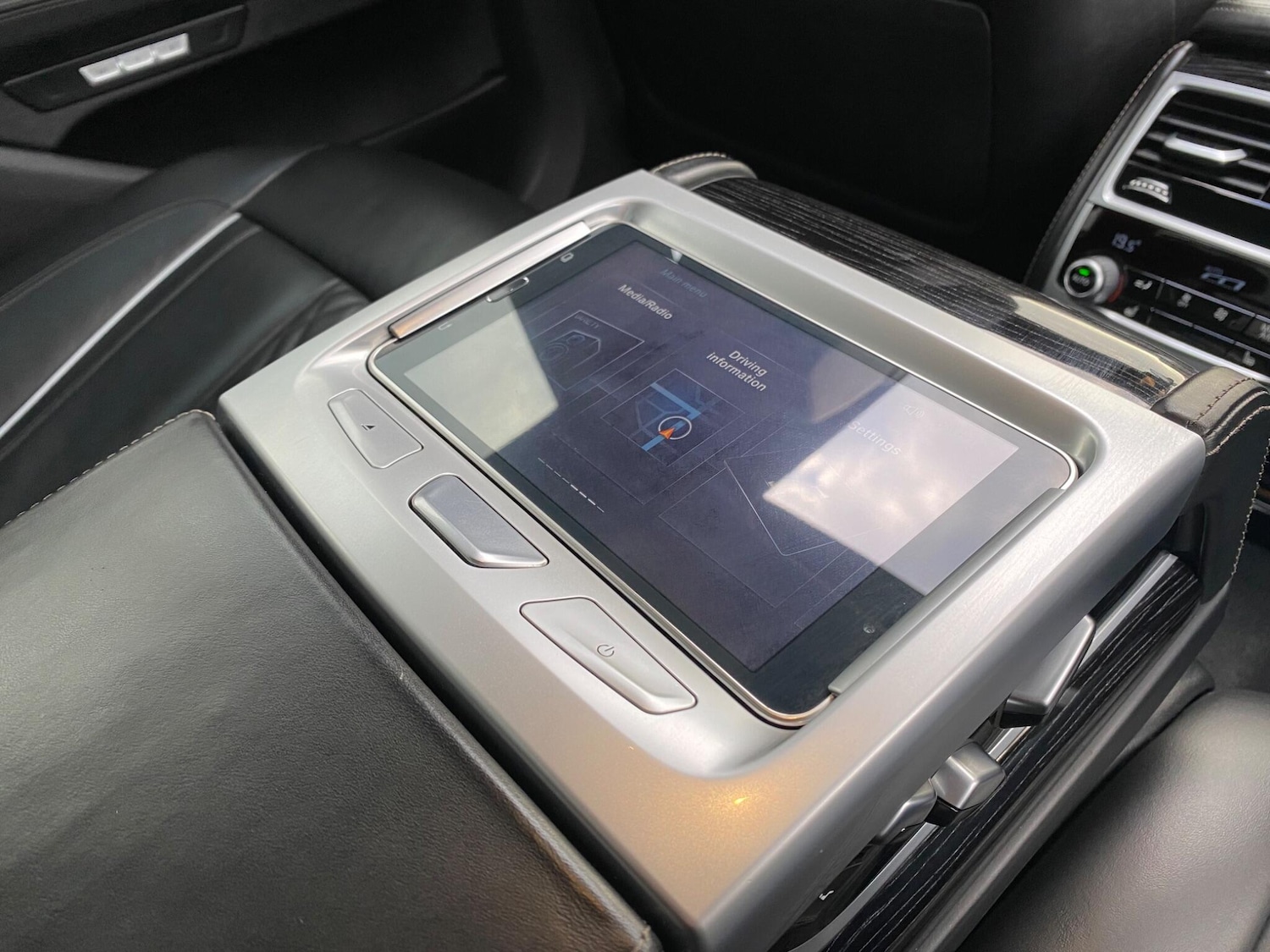 Used BMW 7 Series 2017 for sale - 76562443: Photo 41