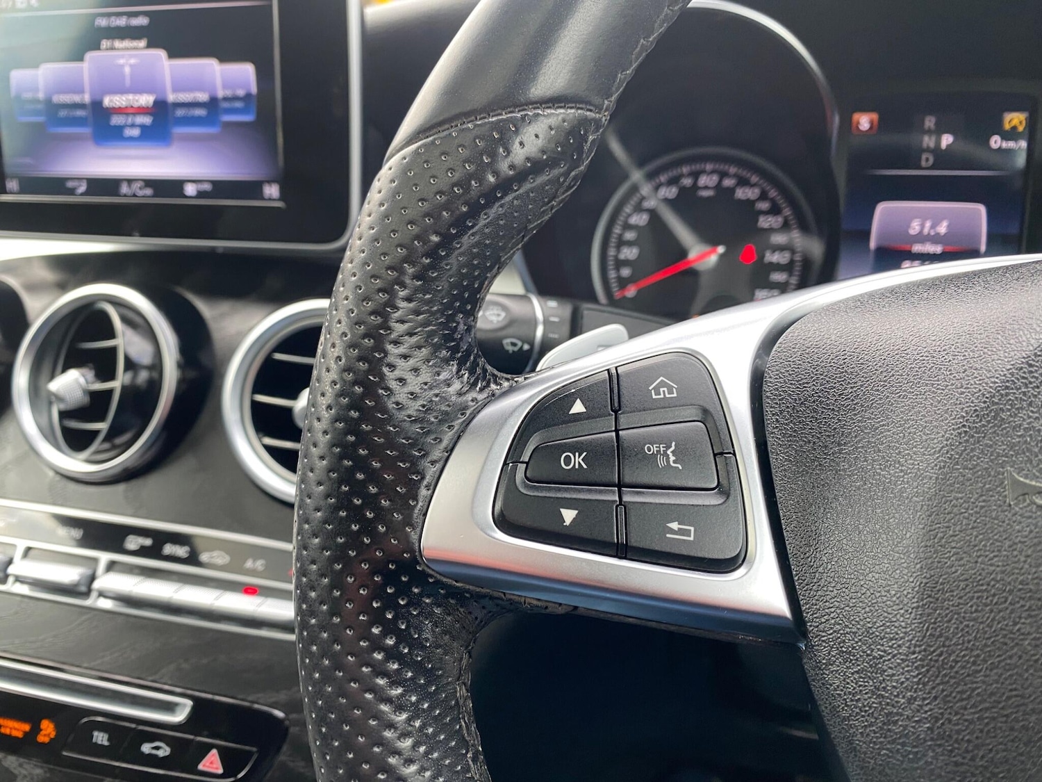 Used Mercedes-Benz GLC 2018 for sale - 76585438: Photo 29