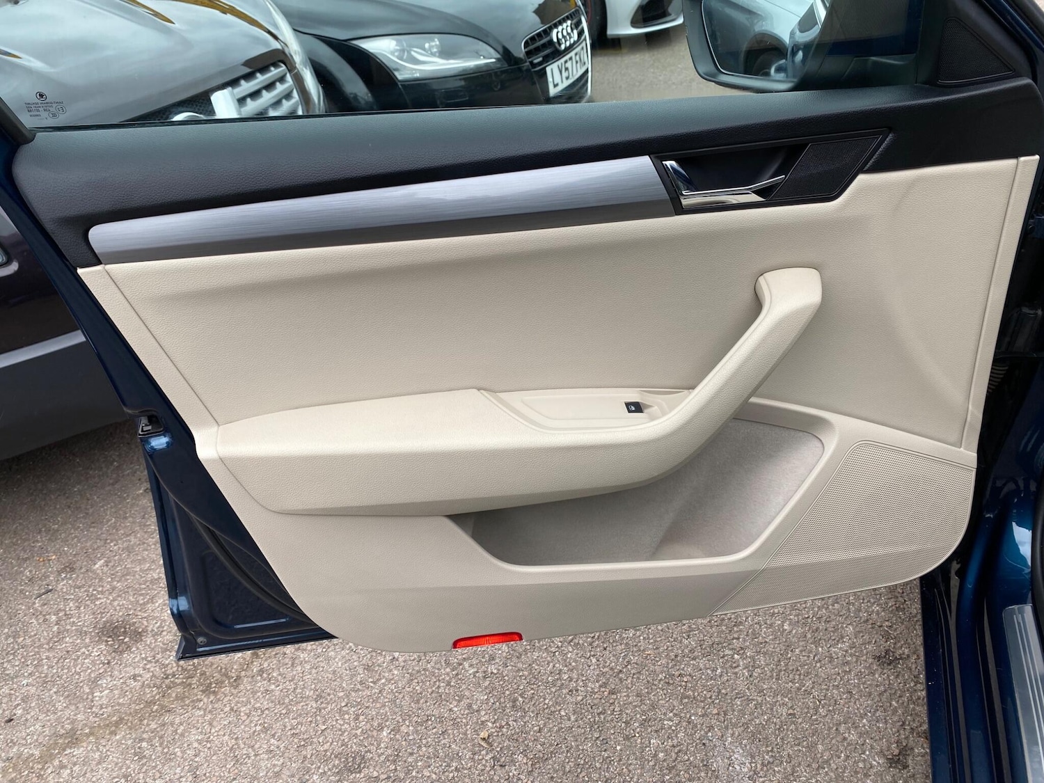 Used Skoda Superb 2017 for sale - 75634205: Photo 41