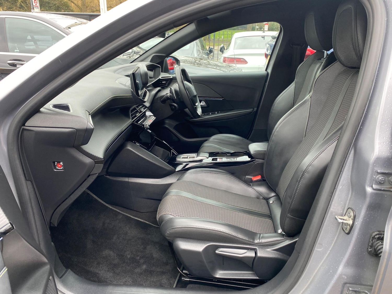 Used Peugeot 208 2023 for sale - 77559613: Photo 35