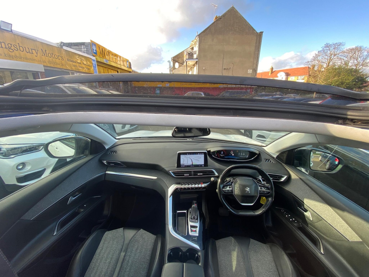 Used Peugeot 5008 2018 for sale - 76976258: Photo 2