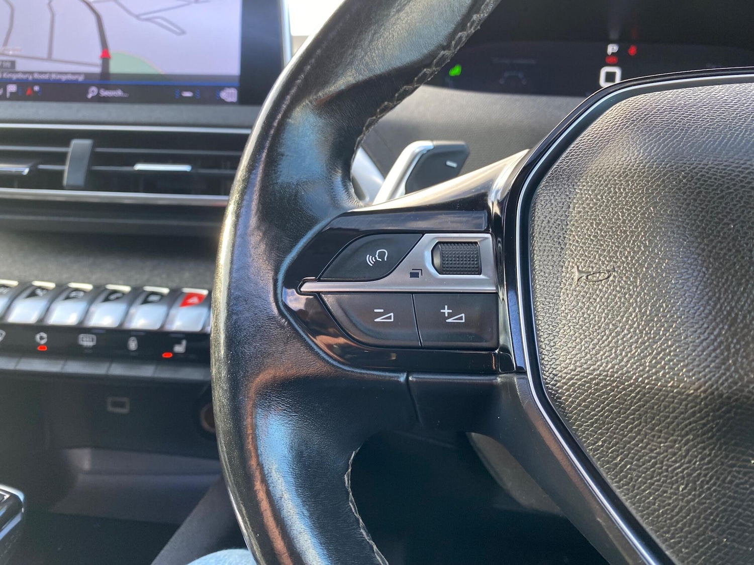 Used Peugeot 5008 2018 for sale - 76976258: Photo 30