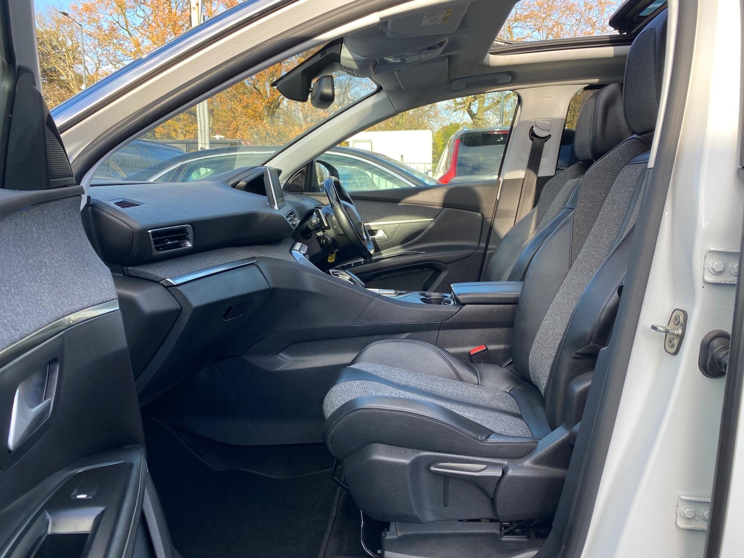 Used Peugeot 5008 2018 for sale - 76976258: Photo 39