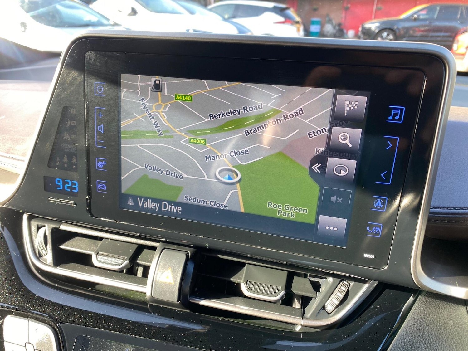 Used Toyota C-HR 2018 for sale - 76398454: Photo 18