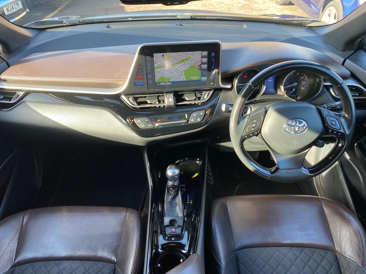 Used Toyota C-HR 2018 for sale - 76398454: Photo 2