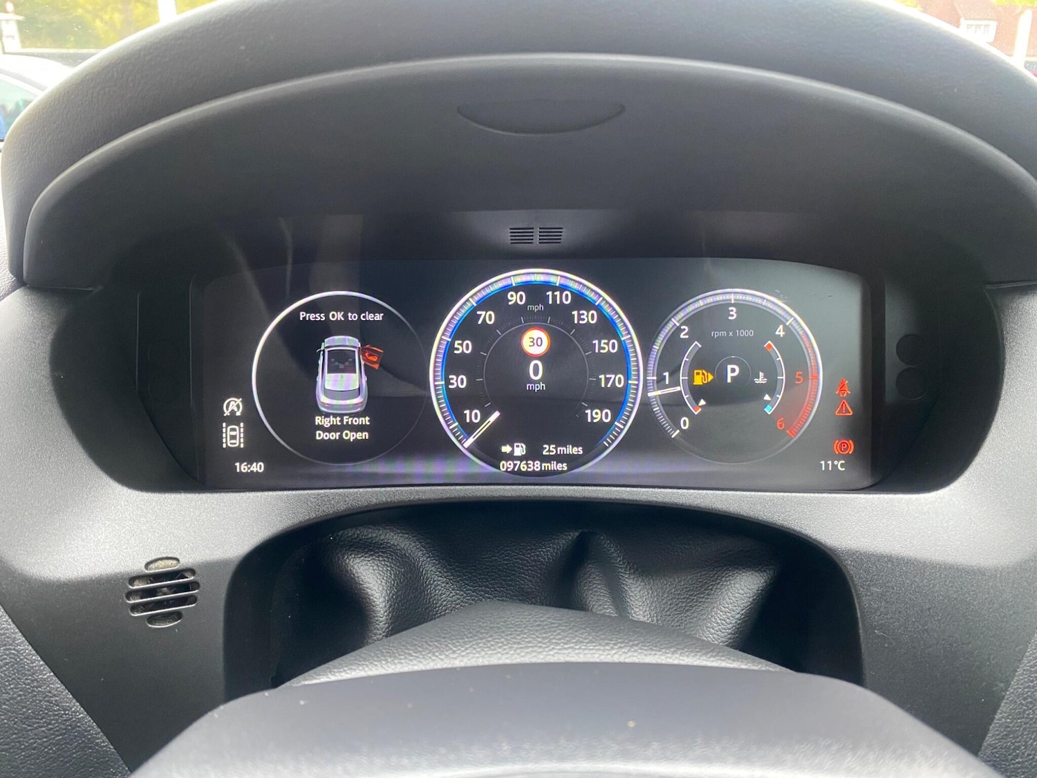 Used Jaguar F-Pace 2017 for sale - 78141434: Photo 26