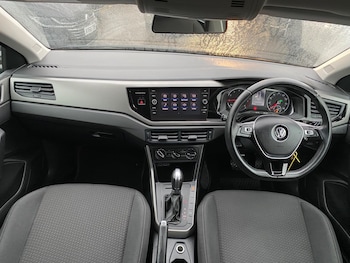 Used Volkswagen Polo 2018 for sale - 76765442: Photo