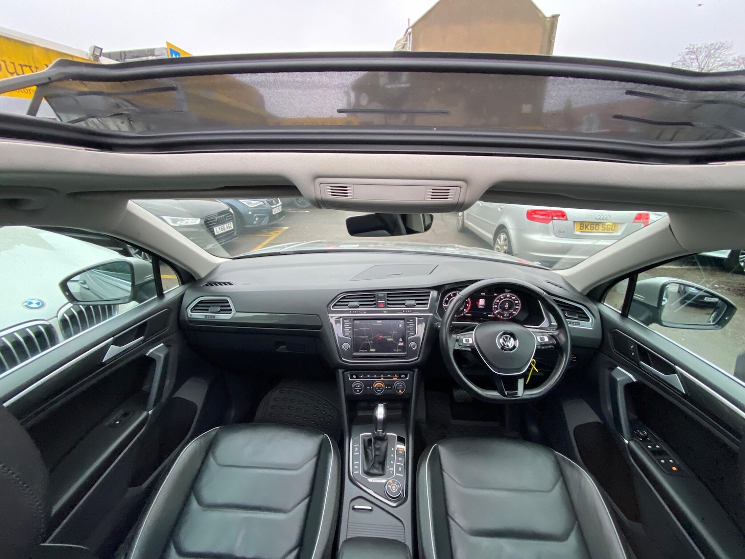 Used Volkswagen Tiguan 2016 for sale - 77425074: Photo 2