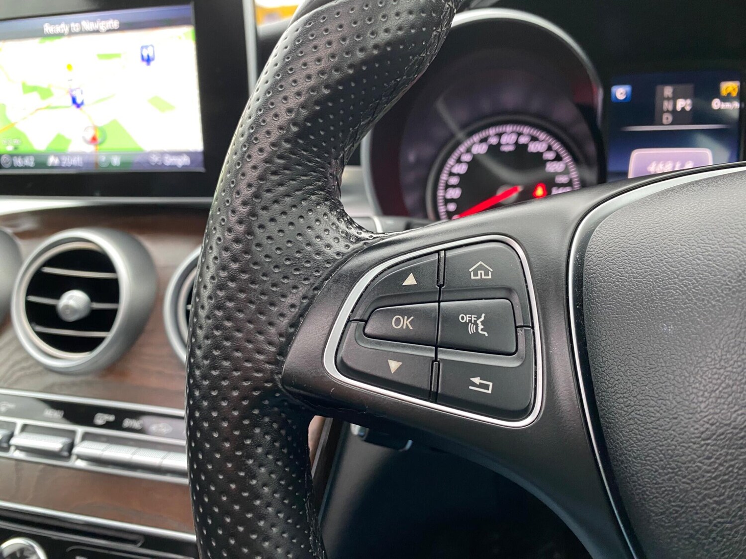 Used Mercedes-Benz C-Class 2015 for sale - 76083675: Photo 29