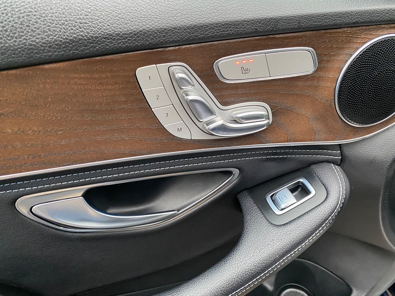 Used Mercedes-Benz C-Class 2015 for sale - 76083675: Photo 32