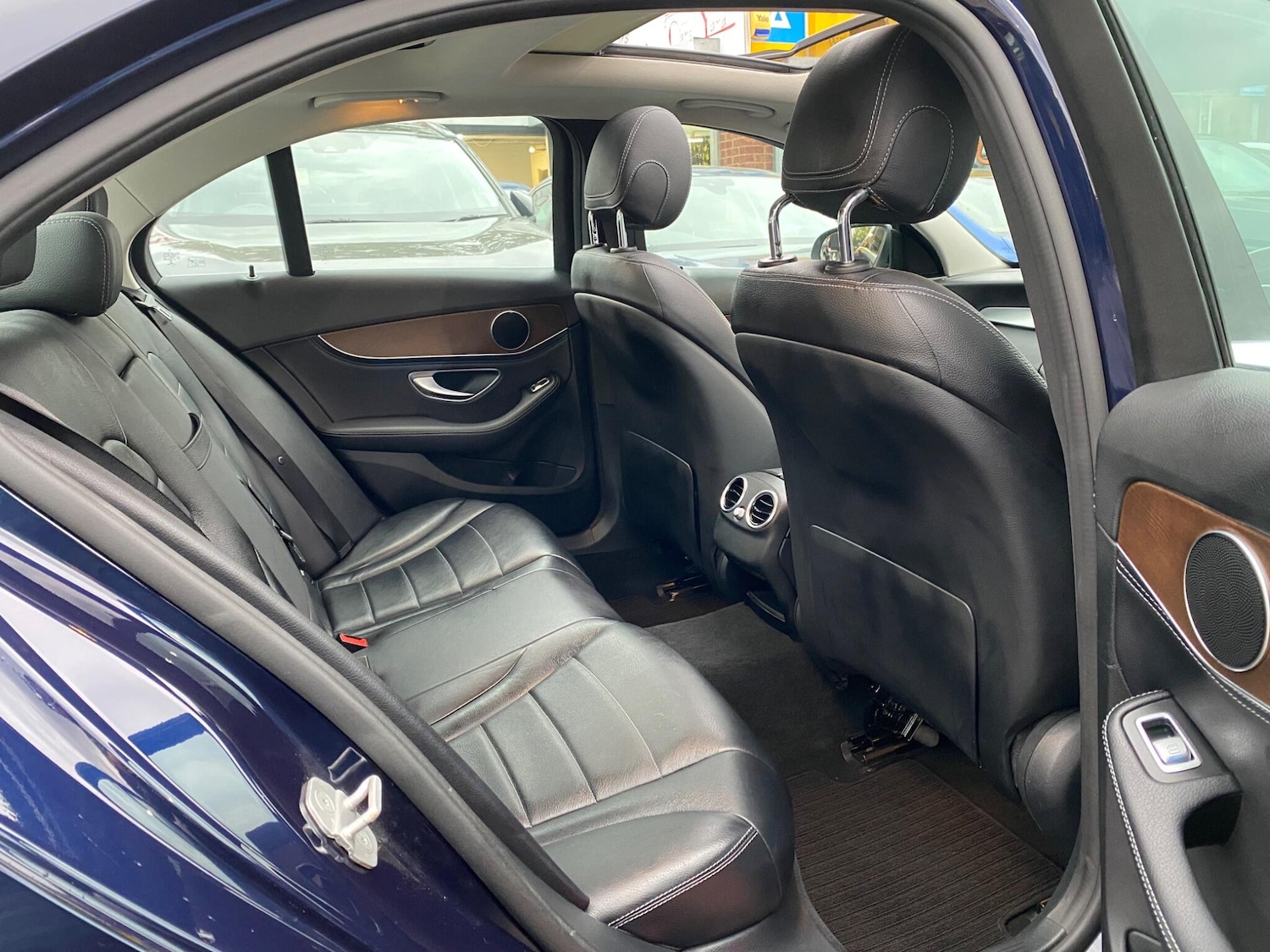 Used Mercedes-Benz C-Class 2015 for sale - 76083675: Photo 34