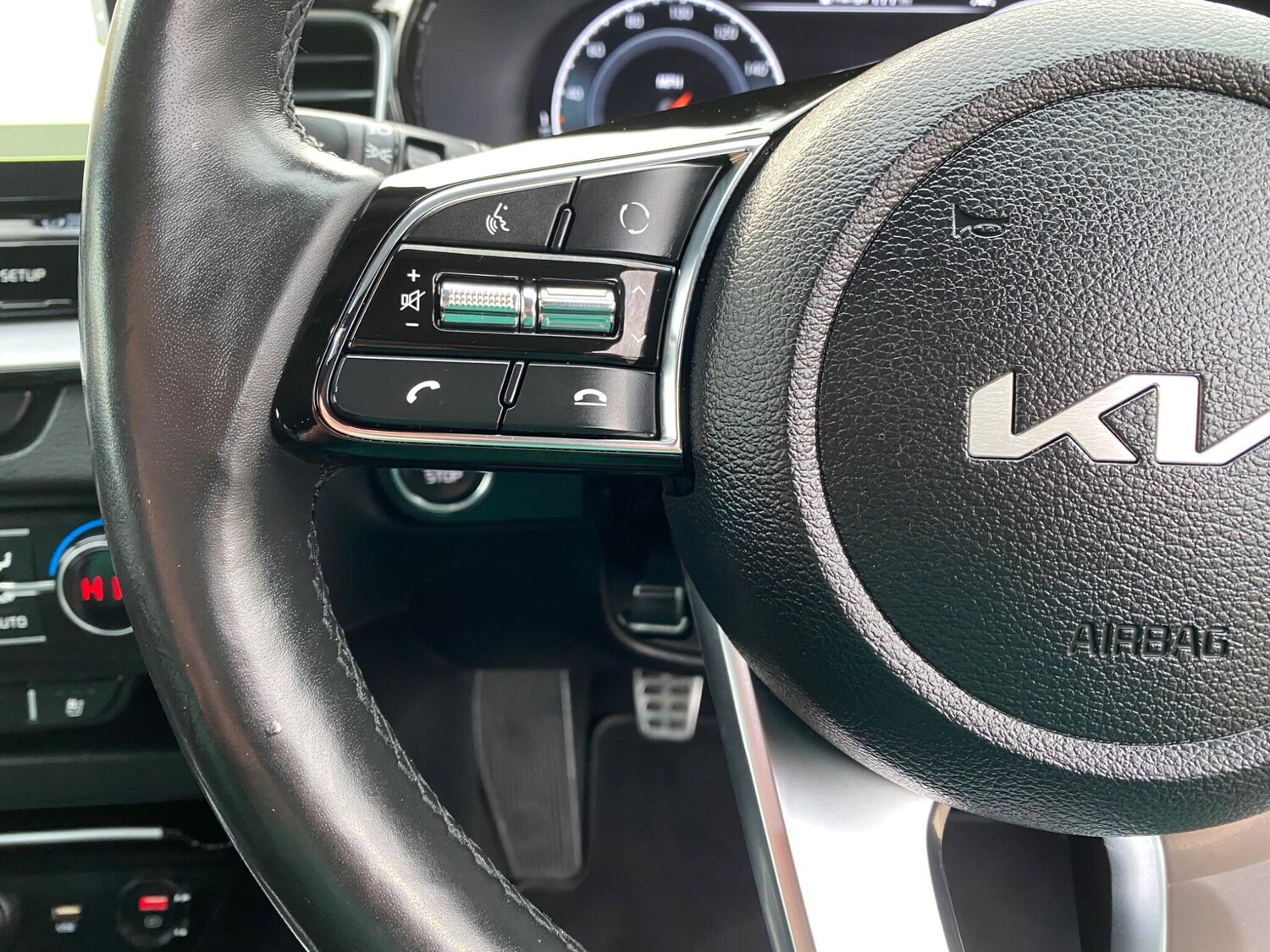 Used Kia XCeed for sale - 77994109: Photo 25