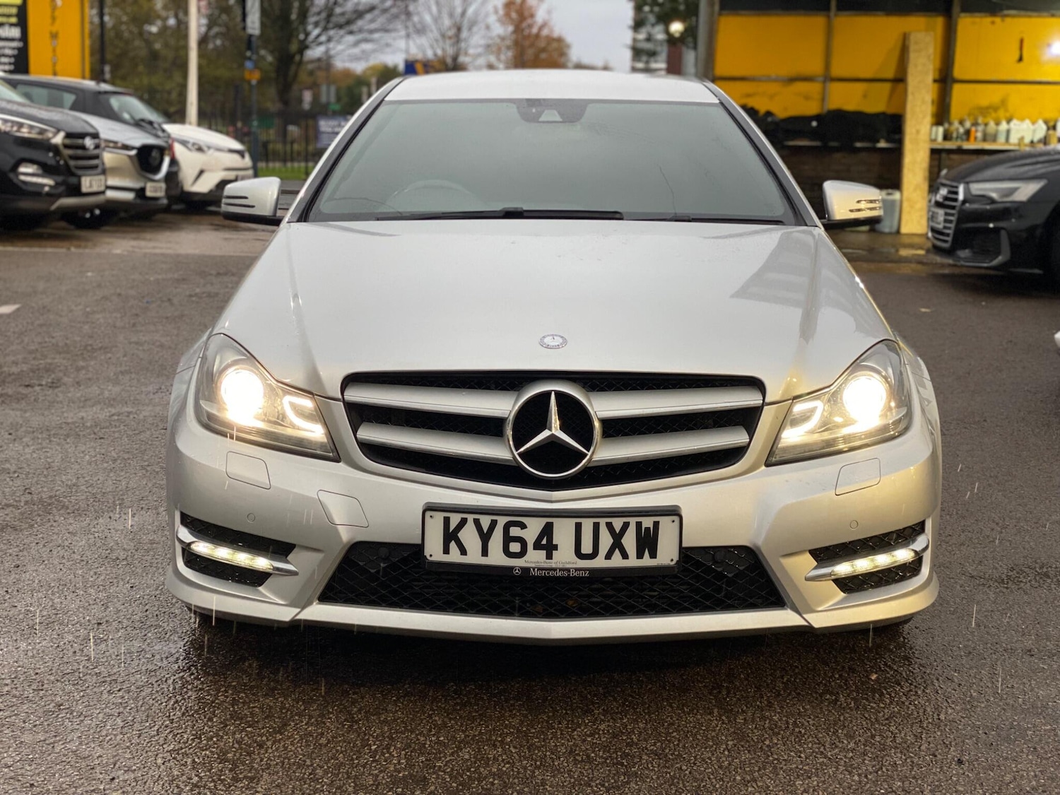 Used Mercedes-Benz C Class 2014 for sale - 76408929: Photo 2