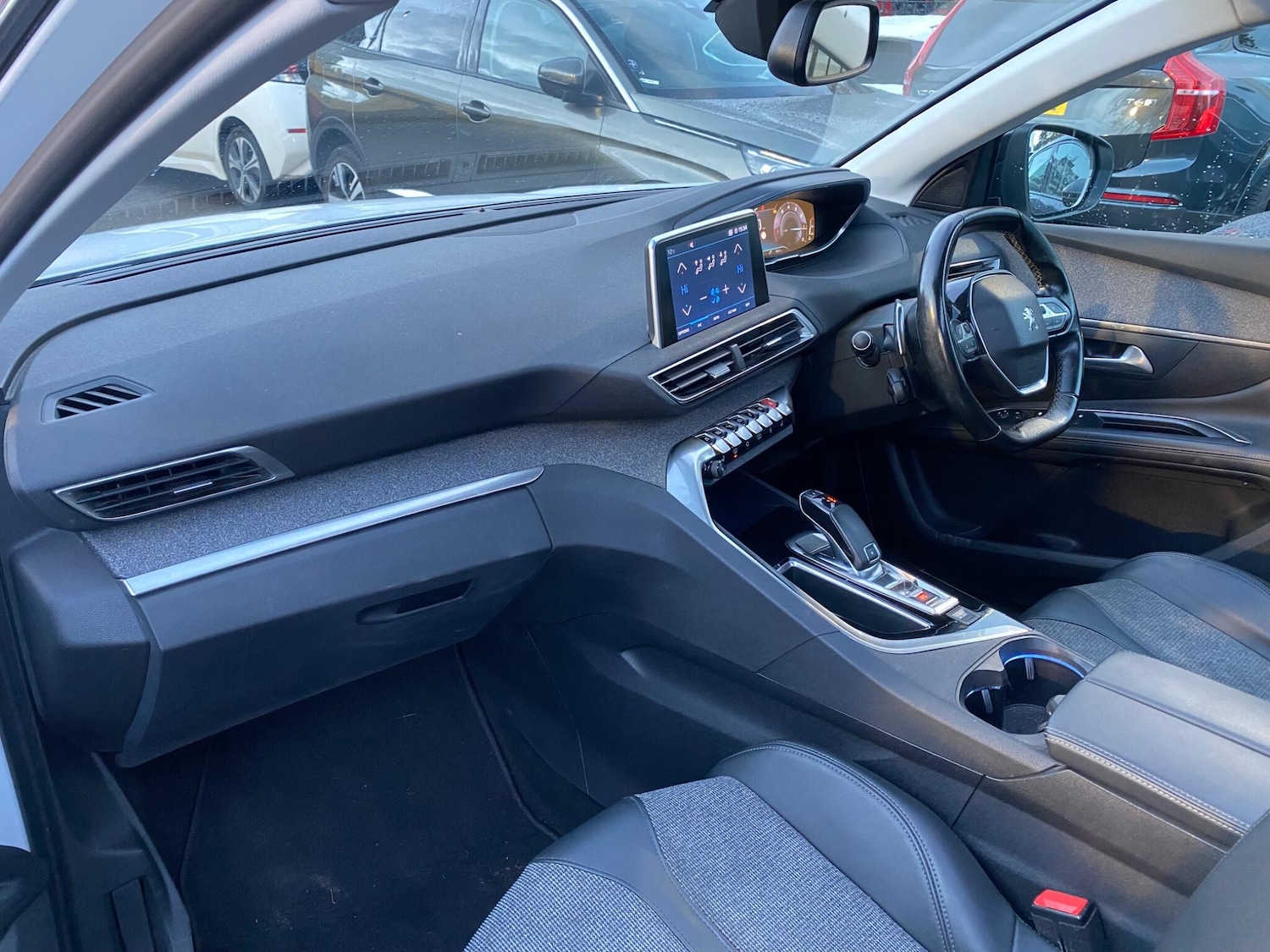 Used Peugeot 5008 2018 for sale - 76850465: Photo 8