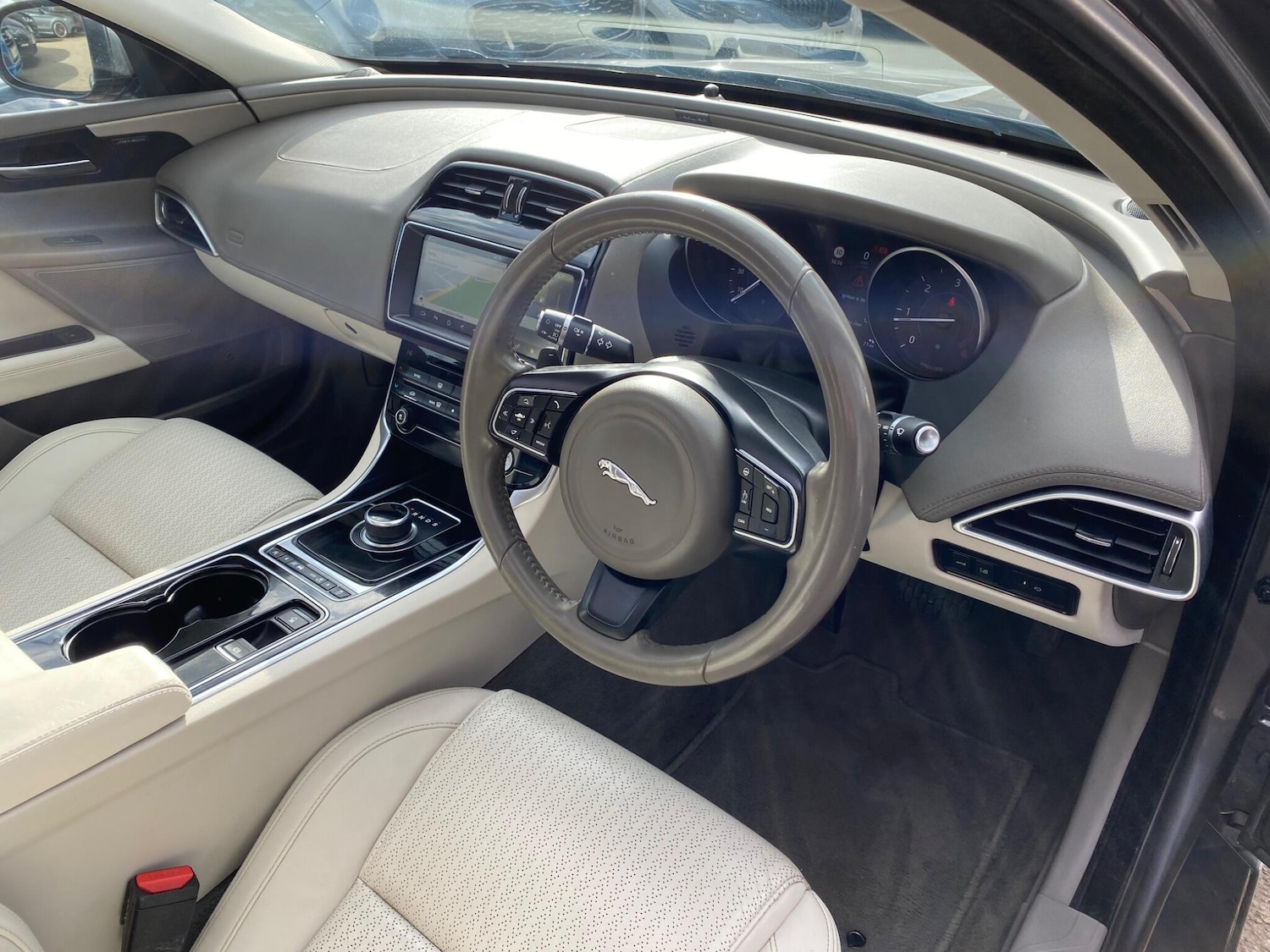 Used Jaguar XE 2017 for sale - 78141587: Photo 10