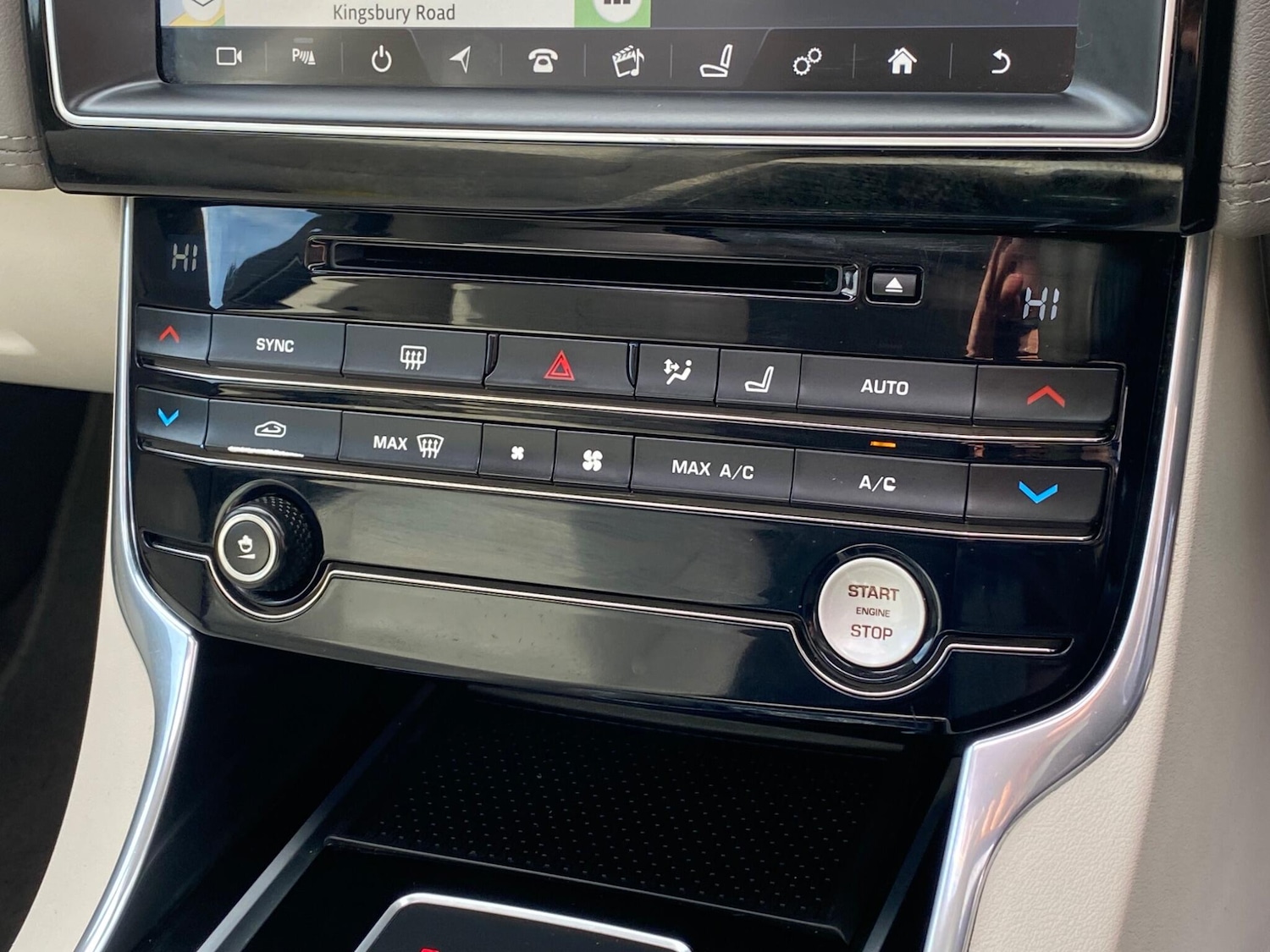 Used Jaguar XE 2017 for sale - 78141587: Photo 16