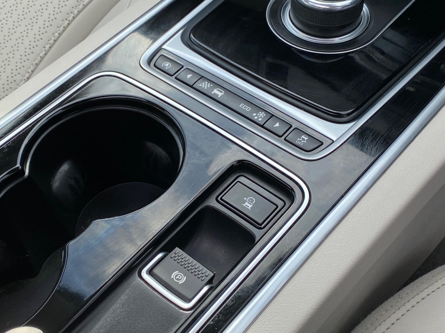 Used Jaguar XE 2017 for sale - 78141587: Photo 18