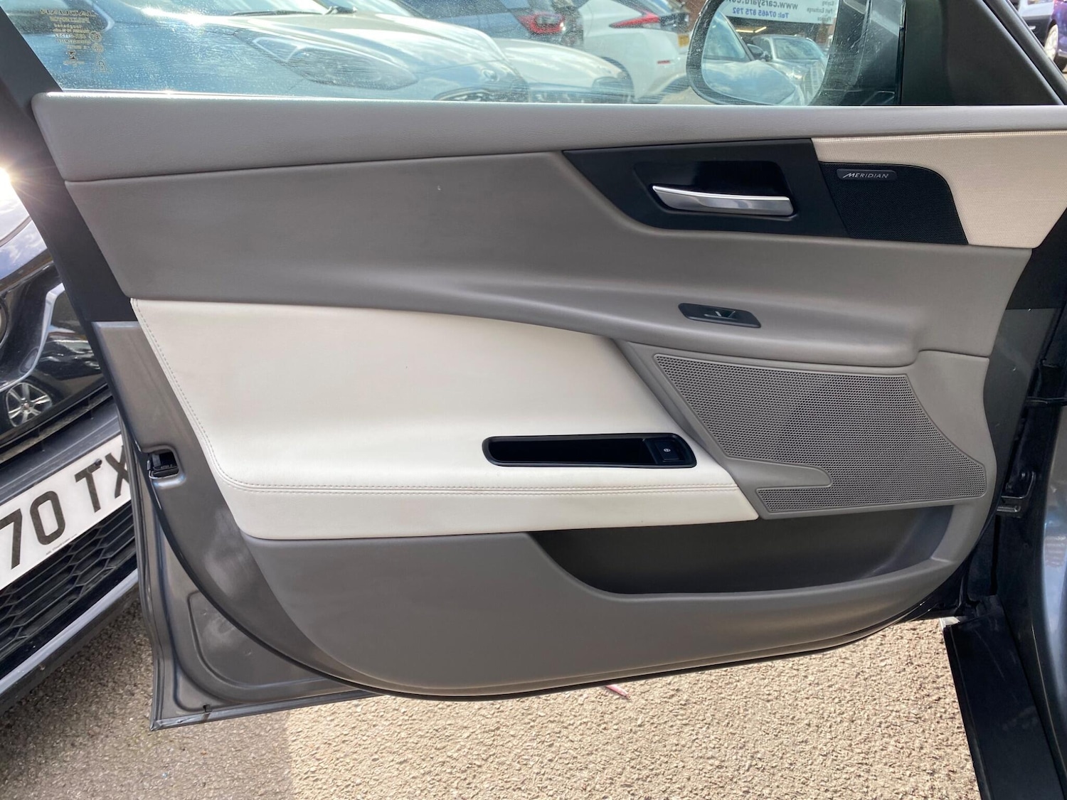 Used Jaguar XE 2017 for sale - 78141587: Photo 26