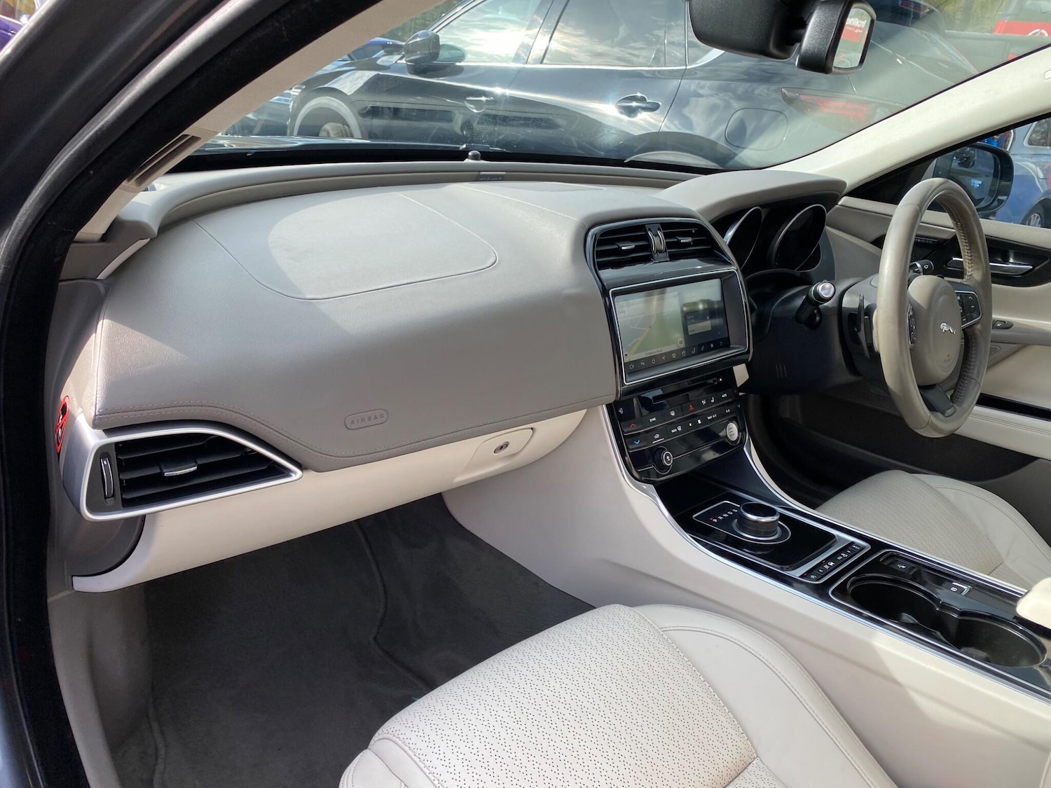 Used Jaguar XE 2017 for sale - 78141587: Photo 28