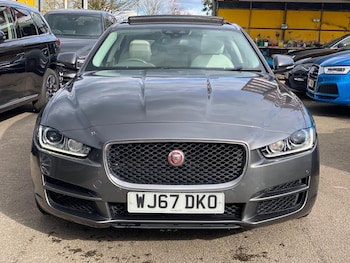 Used Jaguar XE 2017 for sale - 78141587: Photo