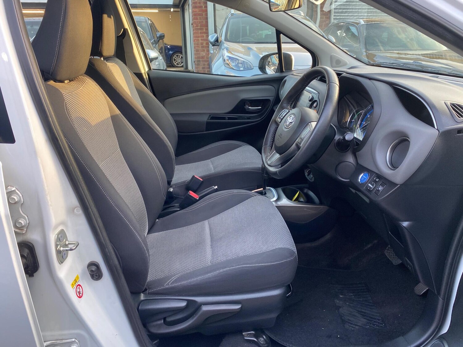 Used Toyota Yaris 2014 for sale - 78170795: Photo 17