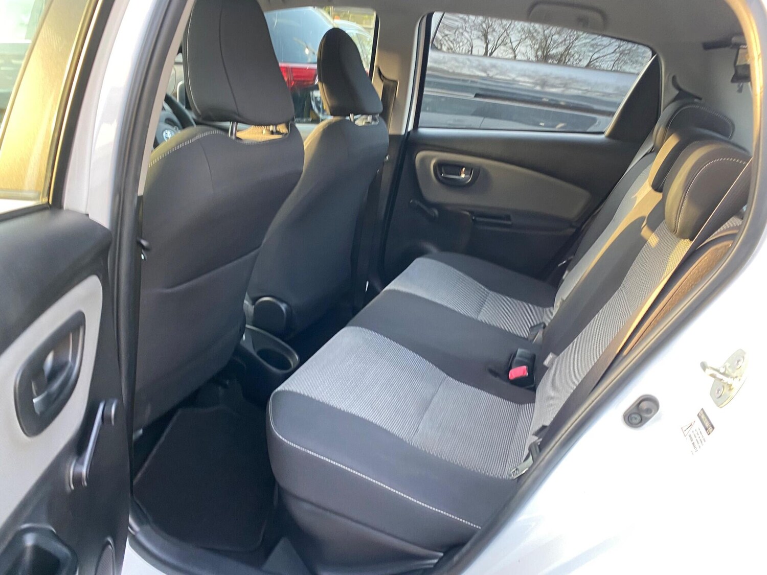 Used Toyota Yaris 2014 for sale - 78170795: Photo 32