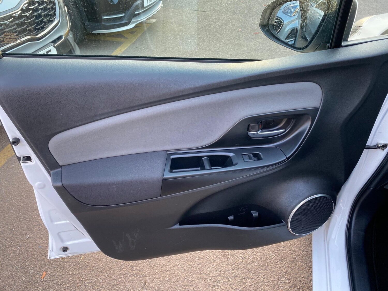 Used Toyota Yaris 2014 for sale - 78170795: Photo 33