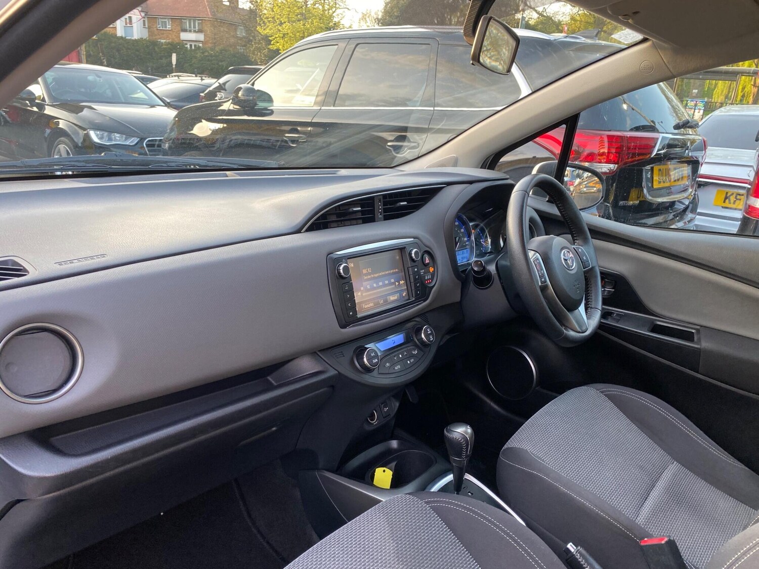 Used Toyota Yaris 2014 for sale - 78170795: Photo 35