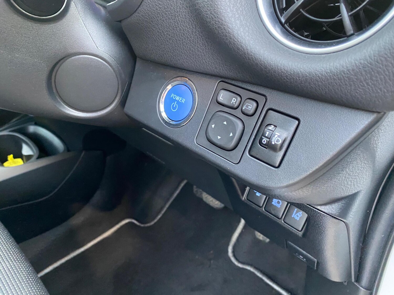 Used Toyota Yaris 2017 for sale - 78170263: Photo 29