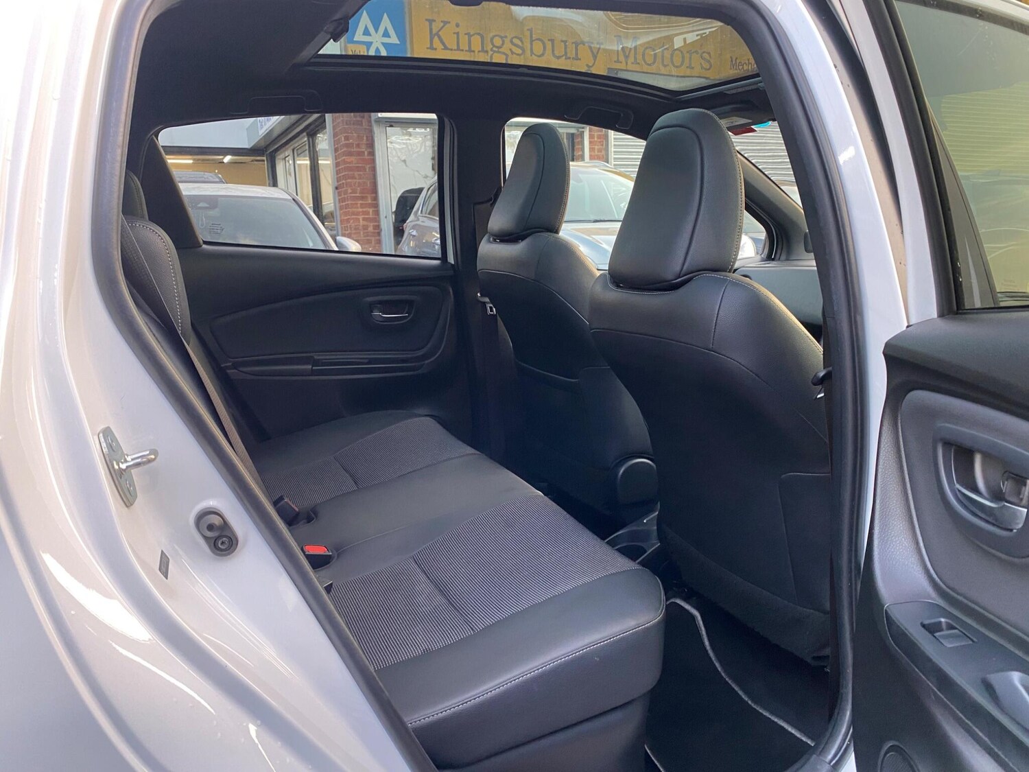 Used Toyota Yaris 2017 for sale - 78170263: Photo 31