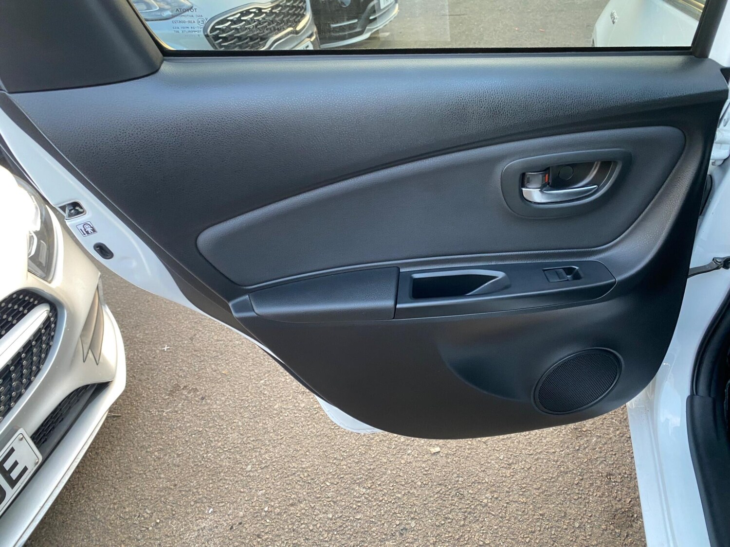 Used Toyota Yaris 2017 for sale - 78170263: Photo 32